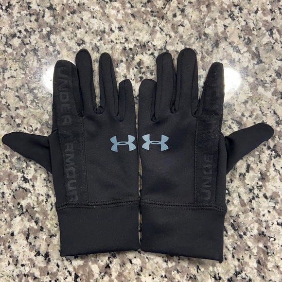 Under Armour Other - Youth Small Under Armor Gloves